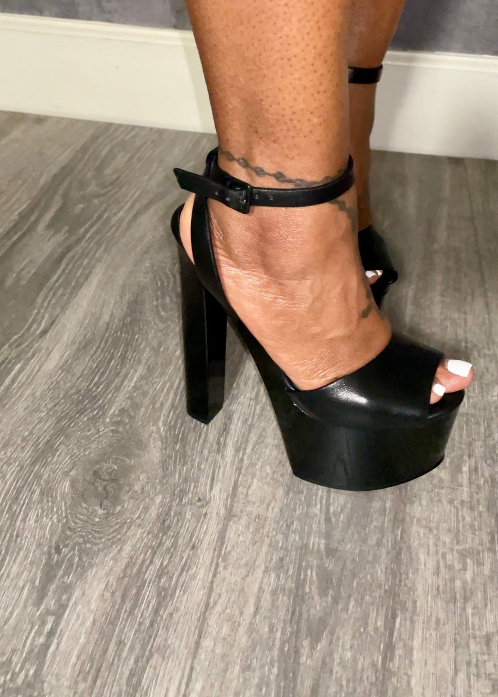 Pre-Sale - Opulent in Black