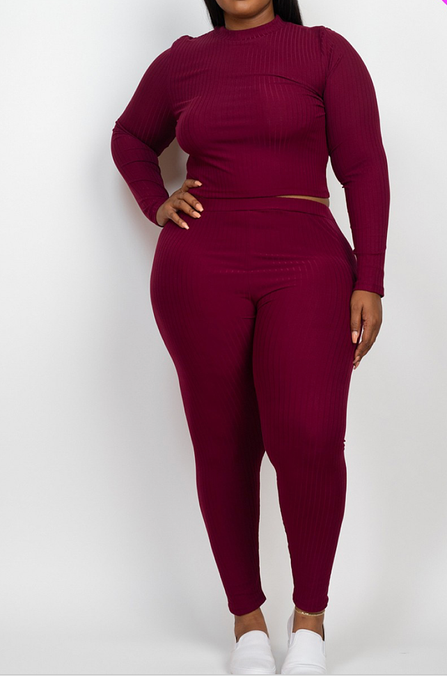PLUS SIZE RUNWAY LEGGING SET